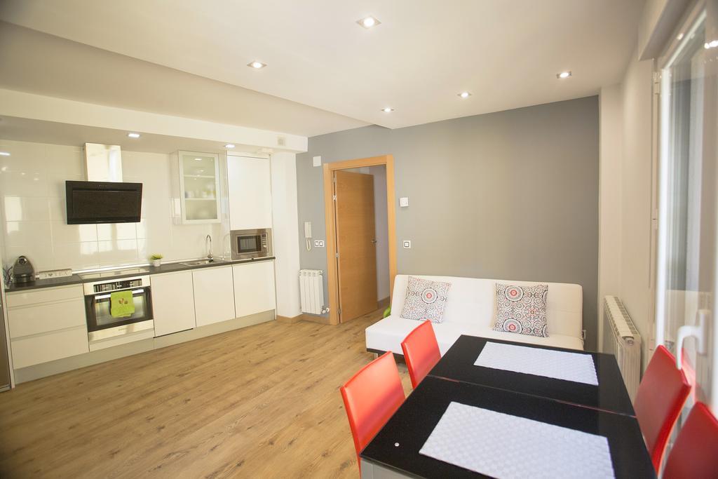 Apartamentos Amaiur 2 Естелья Екстер'єр фото
